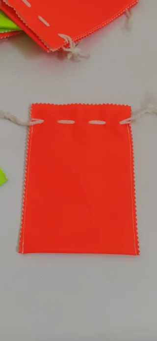 Sacchetti portaoggetti colorati