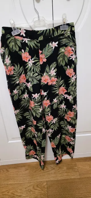 Pantalón estampado floral