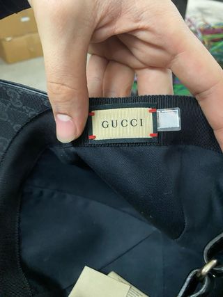 Gorra Gucci Negra con Raya Verde y Roja