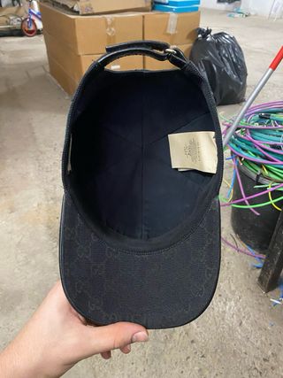 Gorra Gucci Negra con Raya Verde y Roja