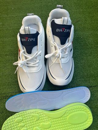 Zapatillas deportivas blancas y azules nunca usado