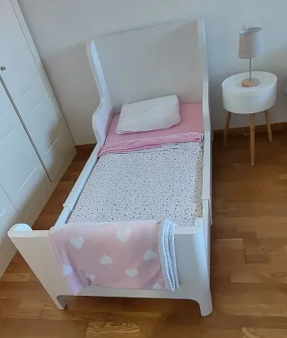 Cama extensible blanca ( Ikea)