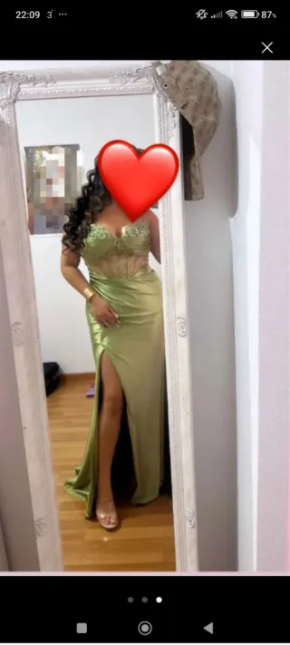 Vestido de fiesta verde satinado