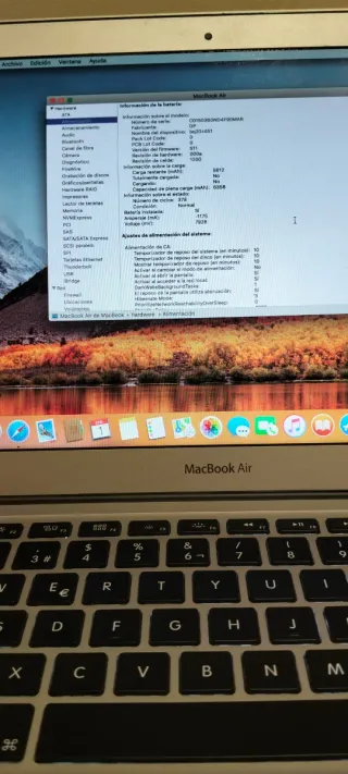 MacBook Air 13' mediados 2011 cargador y caja .