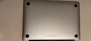 MacBook Air 13' mediados 2011 cargador y caja .