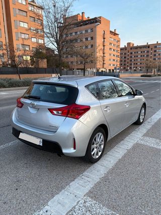 Toyota Auris 2013