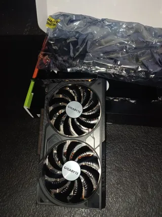 Corsair Vengeance DDR5 32GB 6000MHz CL30 + 4060Ti