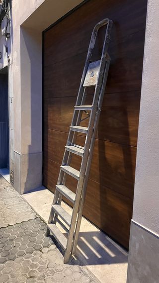 Escalera de aluminio 8 peldaños