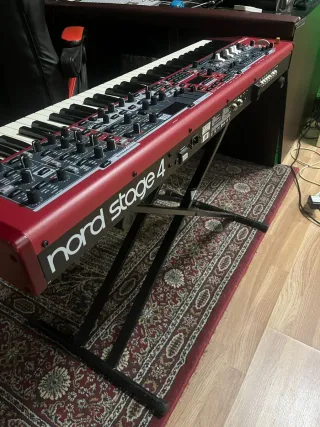 Nord Stage 4 Compact-con funda original SOLO VENTA