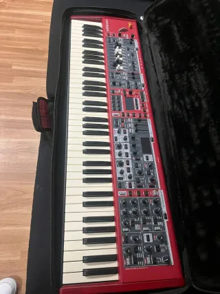 Nord Stage 4 Compact-con funda original SOLO VENTA