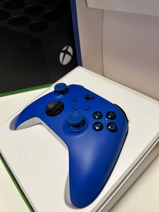 Xbox Series X 1TB + Mando Adicional