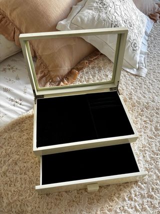 Joyero Zara Home blanco con cajón