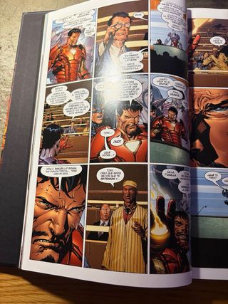 Vengadores Desunidos-Marvel Deluxe