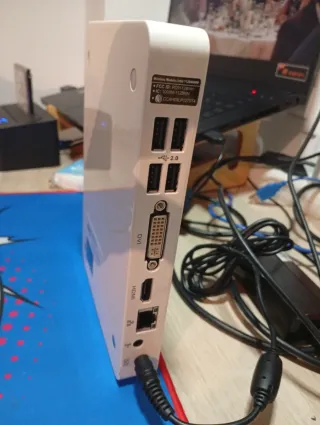 Mini PC Insys Blanco