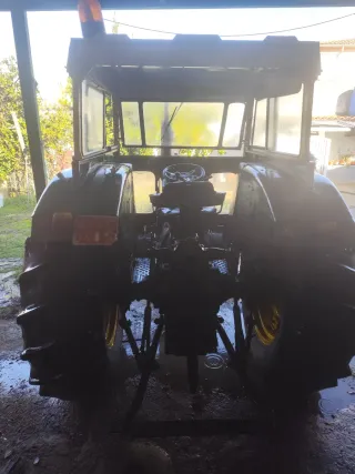 Tractor John Deere 2030 con aperos