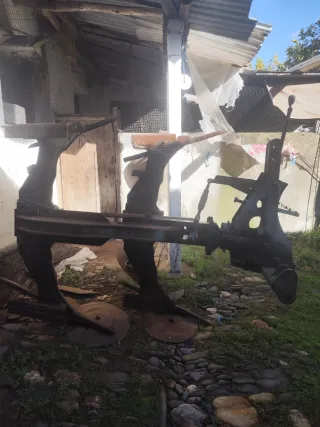 Tractor John Deere 2030 con aperos