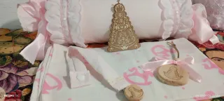 Lote de gasas y babero para bebé Se bordan