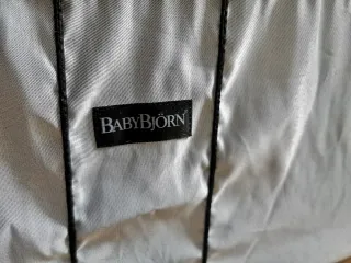 Cuna de viaje BabyBjörn Light Plata