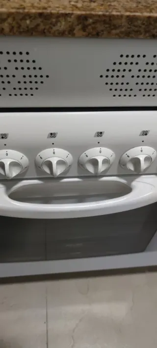 Horno Marca Edesa Dinamic 2019W Con Muy Poco Uso