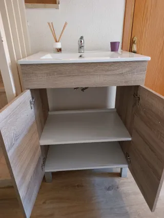 Mueble de baño con lavabo