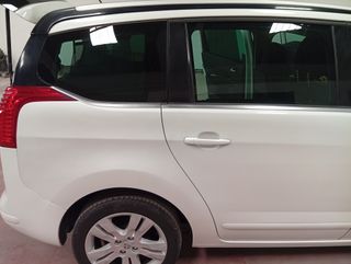 Peugeot 5008 2012