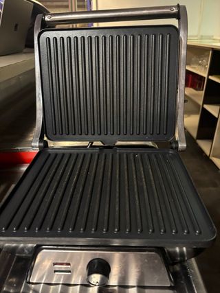 Sandwichera Eléctrica Parrilla
