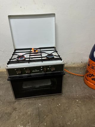 Cocina de gas butano con horno