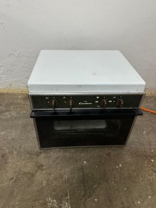 Cocina de gas butano con horno