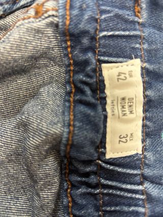 Pantalones vaqueros Lefties