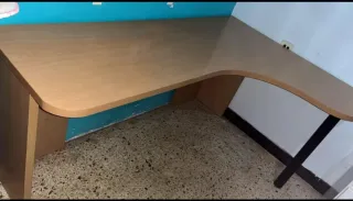 Mesa de escritorio de madera