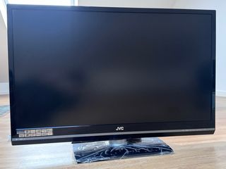 Televisor JVC 42” Full HD