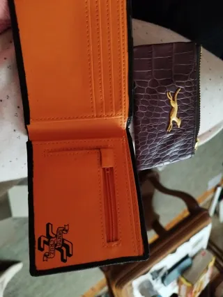 Carteras Piel Negra y Morada