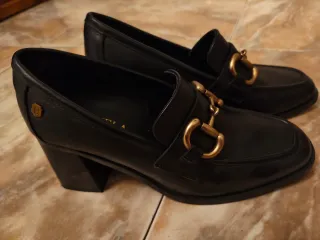 Zapatos Carmela Piel Negros Tacón