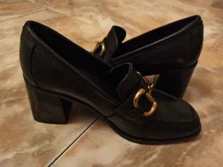 Zapatos Carmela Piel Negros Tacón