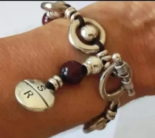 Collares y Pulseras Ciclón