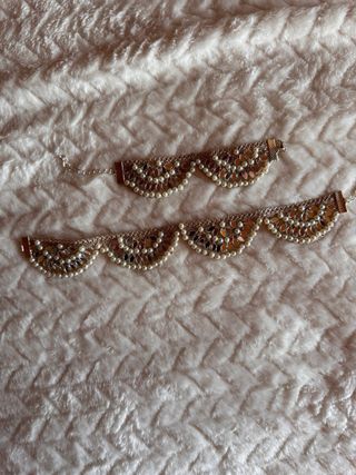 Conjunto de collar y pulsera plateados