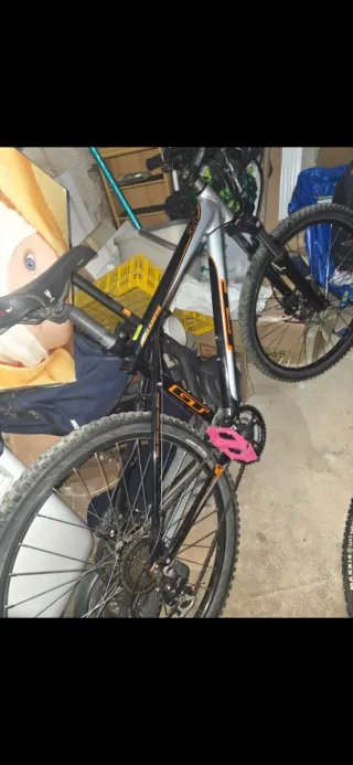 Bicicleta GT Avalanche 3.0