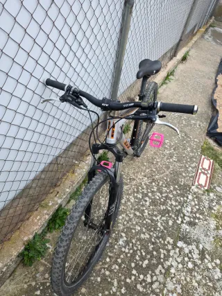 Bicicleta GT Avalanche 3.0