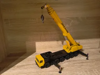 Grúa Liebherr Conrad 1:50