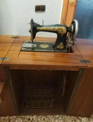 Máquina de Coser Singer Antigua