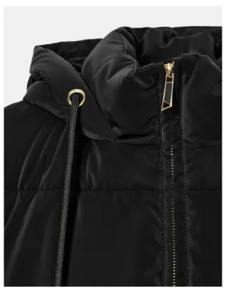 Chaleco acolchado largo con capucha marca ZARA