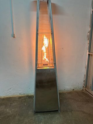 Calefactor de gas piramidal
