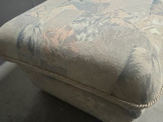 Puff de tela beige y rosa