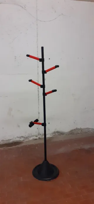 Appendiabiti Metallo e Plastica Nero/Rosso