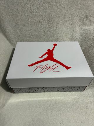 Jordan 4 Blancas Grises