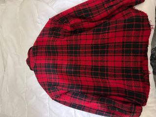 Chaqueta cuadros Bershka roja y negra