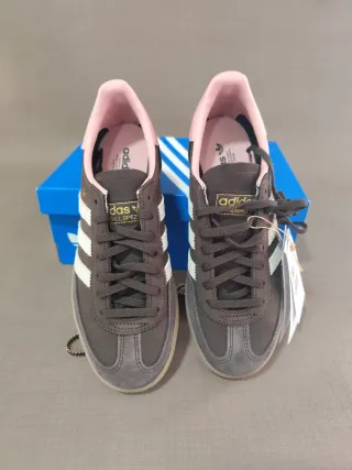Zapatillas Adidas Spezial Marrones y Rosas