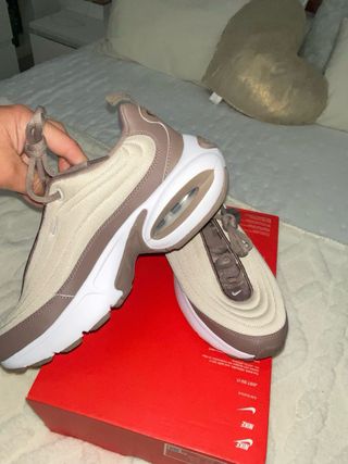 Zapatillas Nike Air Max Beige y Marrón