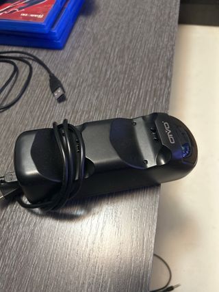 PS4 Pro Negra + Mando + Juegos + Estación de carga