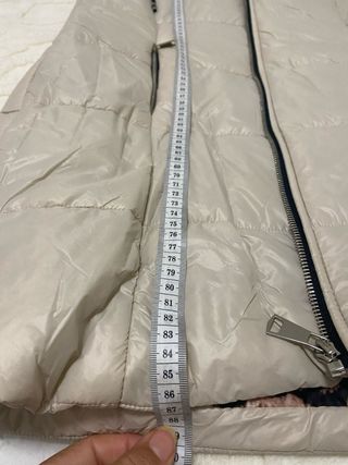 Chaleco acolchado con capucha y estampado animal